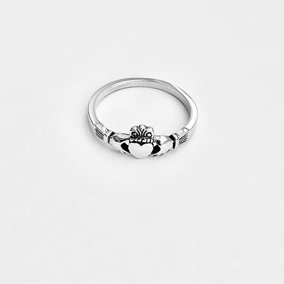 💕TOP SELLER💕 Sterling Silver Small Irish Claddagh Ring, Friendship Heart Rings - Picture 10 of 13